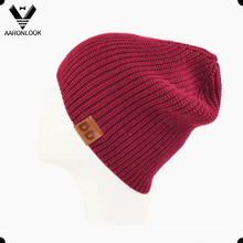 Women′s Warm Knitted Acrylic Winter Cap with Leather Label